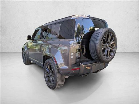 Used 2025 Land Rover Defender 110 image 7