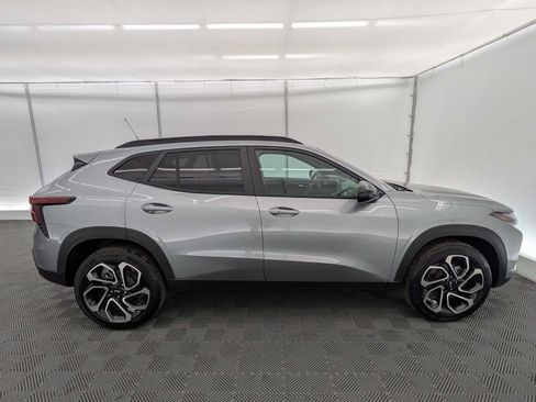 New 2026 Chevrolet Trax RS w/ Sunroof Package FWD image 7