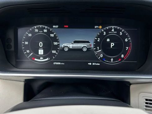 Used 2020 Land Rover Range Rover HSE image 23