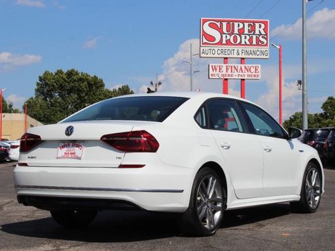 Used 2018 Volkswagen Passat 2.0T R-Line image 4