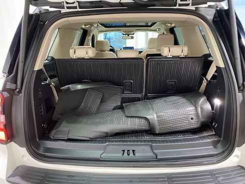 Used 2023 Ford Expedition Platinum image 27