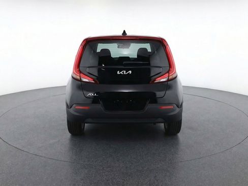 Used 2025 Kia Soul LX w/ LX Technology Package FWD image 7