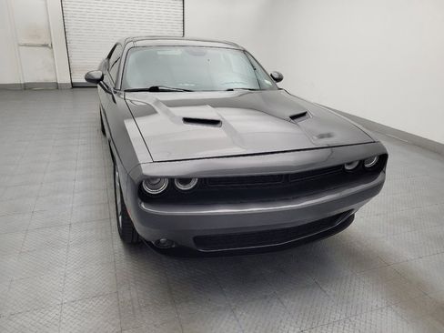 Used 2019 Dodge Challenger SXT RWD image 14