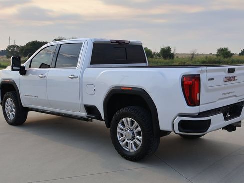 Used 2023 GMC Sierra 2500 Denali w/ Denali Ultimate Package AWD/4WD image 11