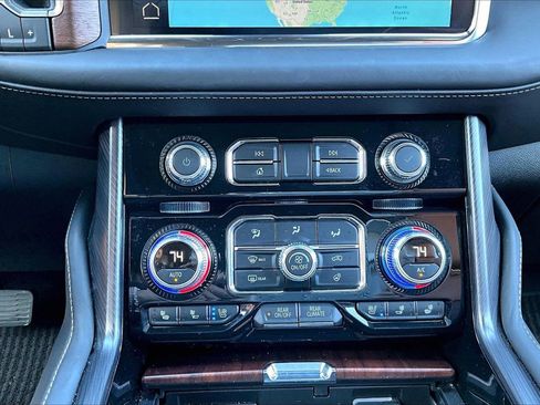 Used 2023 GMC Yukon Denali Ultimate image 19