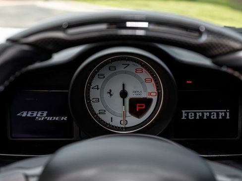 Used 2019 Ferrari 488 Spider RWD image 33
