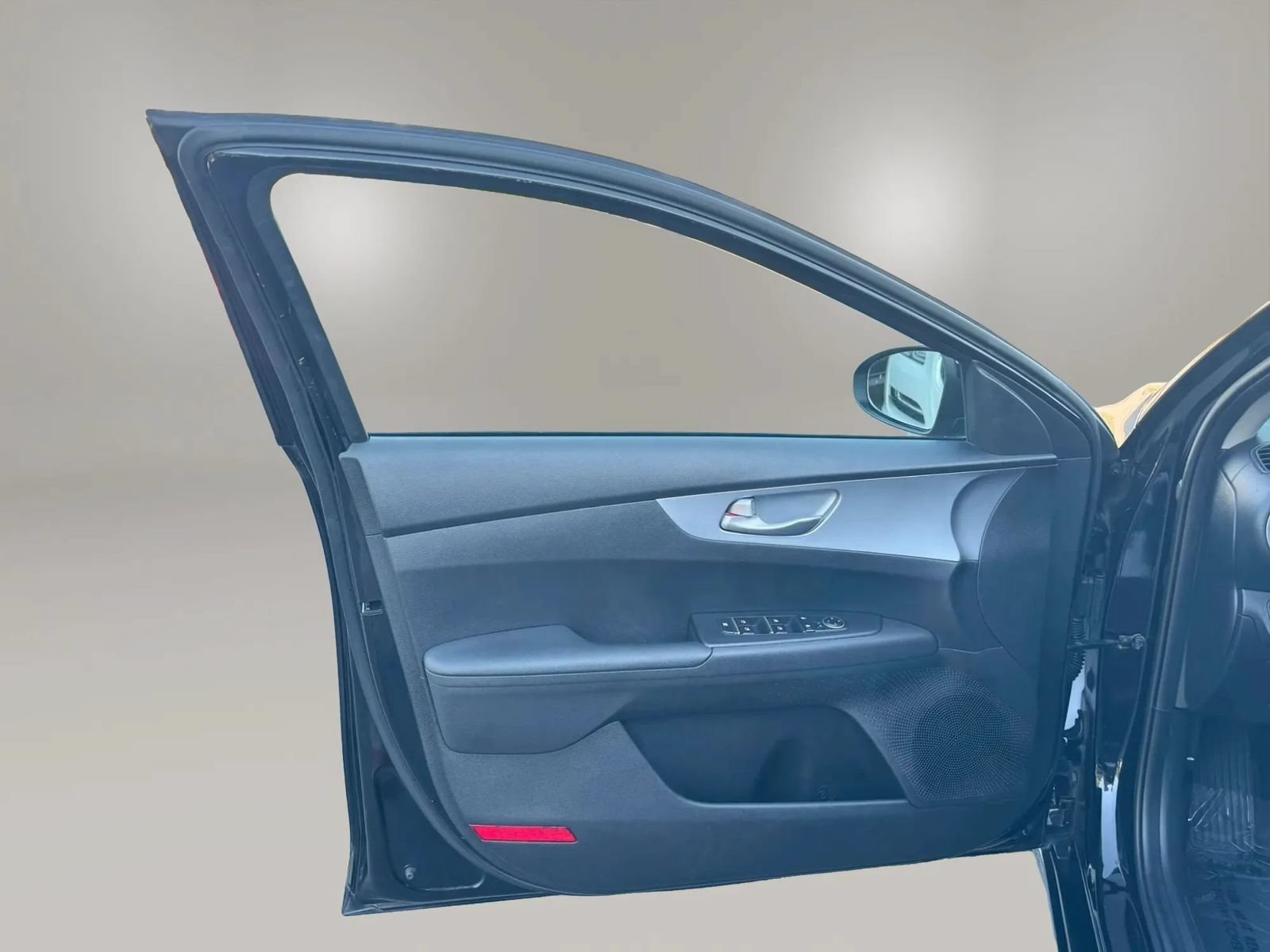 Used 2023 Kia Forte LXS FWD image 10