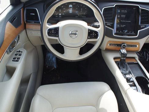 Used 2021 Volvo XC90 T6 Momentum w/ Advanced Package image 5