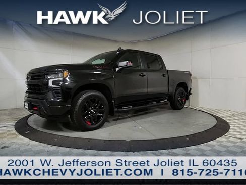 Used 2024 Chevrolet Silverado 1500 RST w/ Redline Edition AWD/4WD image 4