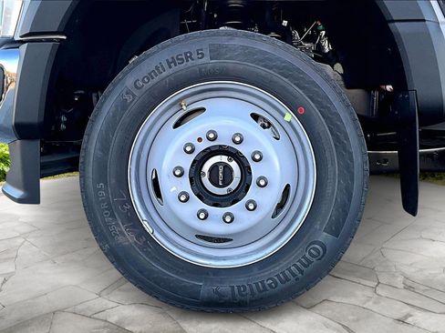 New 2026 Ford F550 4x4 Crew Cab image 11