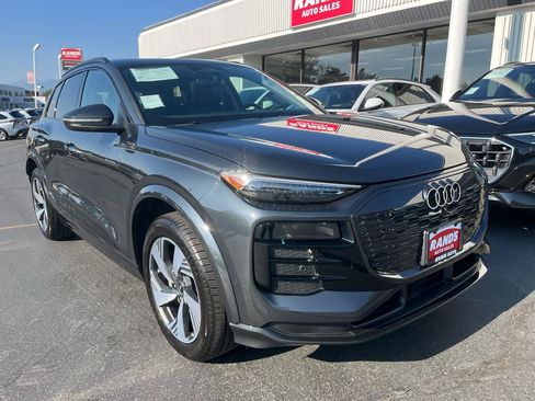 Used 2025 Audi Q6 e-tron Premium Plus w/ Premium Plus AWD/4WD image 2