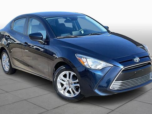 Used 2018 Toyota Yaris iA image 2