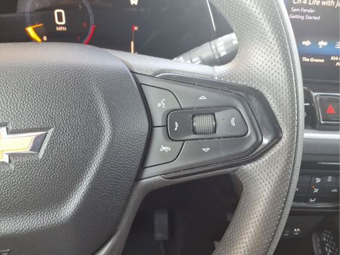 Used 2025 Chevrolet TrailBlazer LT AWD/4WD image 21