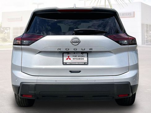 Used 2025 Nissan Rogue SV FWD image 16