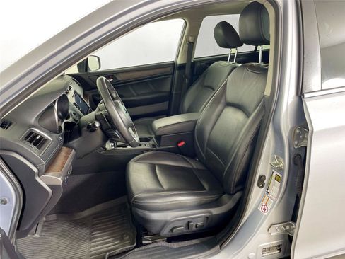 Used 2019 Subaru Outback 2.5i Limited AWD/4WD image 5