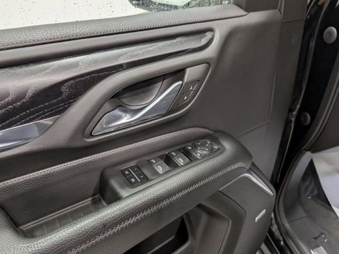 Used 2023 GMC Yukon XL Denali w/ Advanced Technology Package image 15