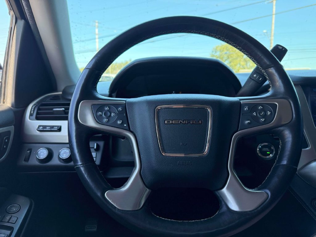 Used 2017 GMC Yukon Denali w/ Open Road Package AWD/4WD image 18