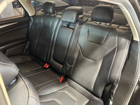 Used 2019 Ford Fusion Titanium image 36