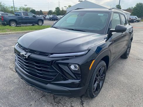 New 2026 Chevrolet TrailBlazer LT w/ Midnight Edition AWD/4WD image 3