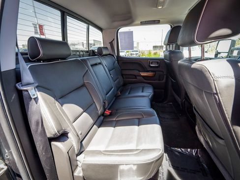 Used 2018 Chevrolet Silverado 1500 High Country AWD/4WD image 28