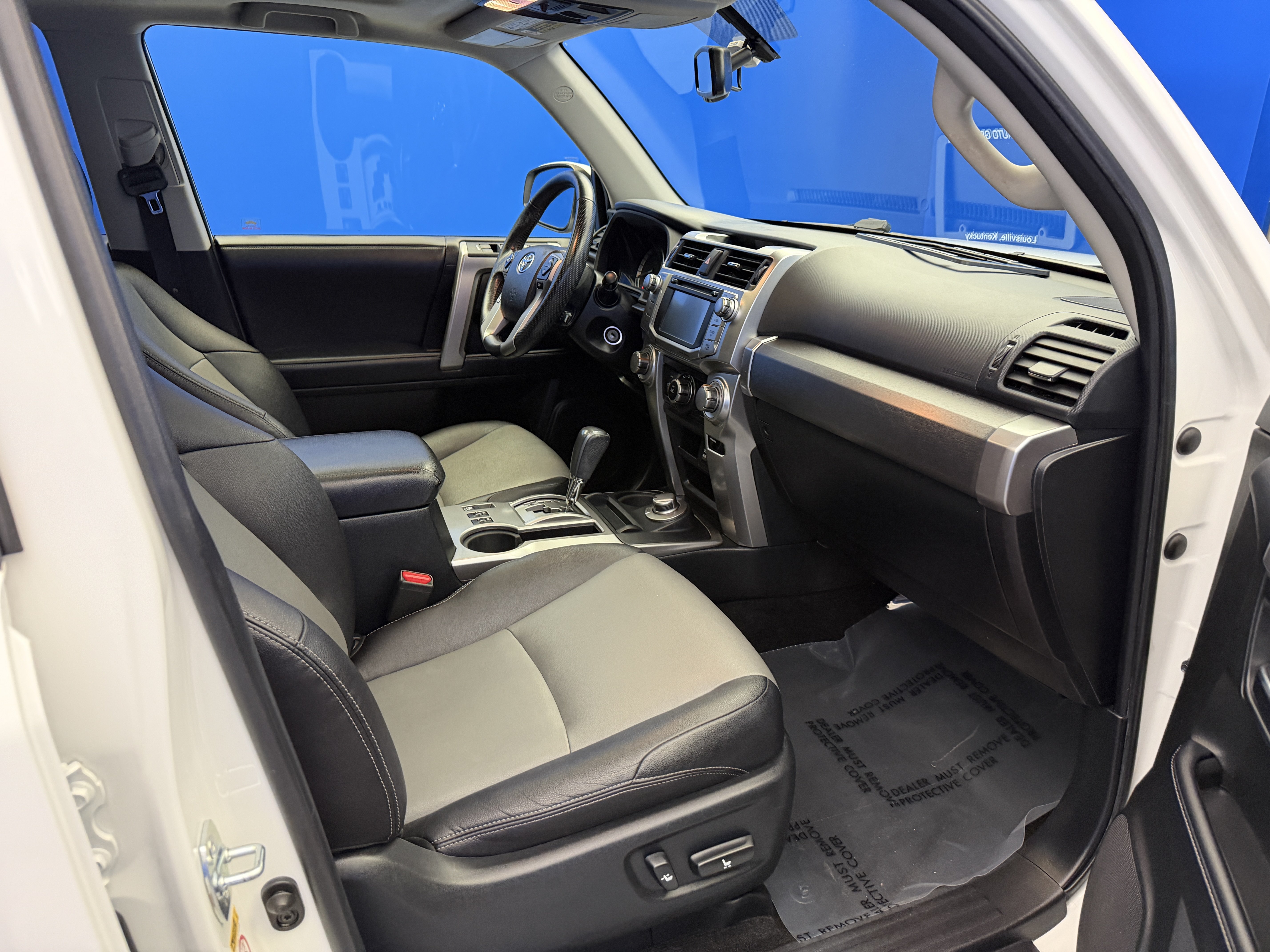 Used 2018 Toyota 4Runner SR5 Premium AWD/4WD image 24