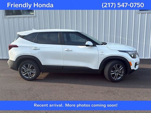 Used 2023 Kia Seltos LX AWD/4WD image 1
