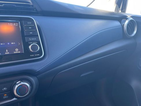 Used 2025 Nissan Versa SV FWD image 30