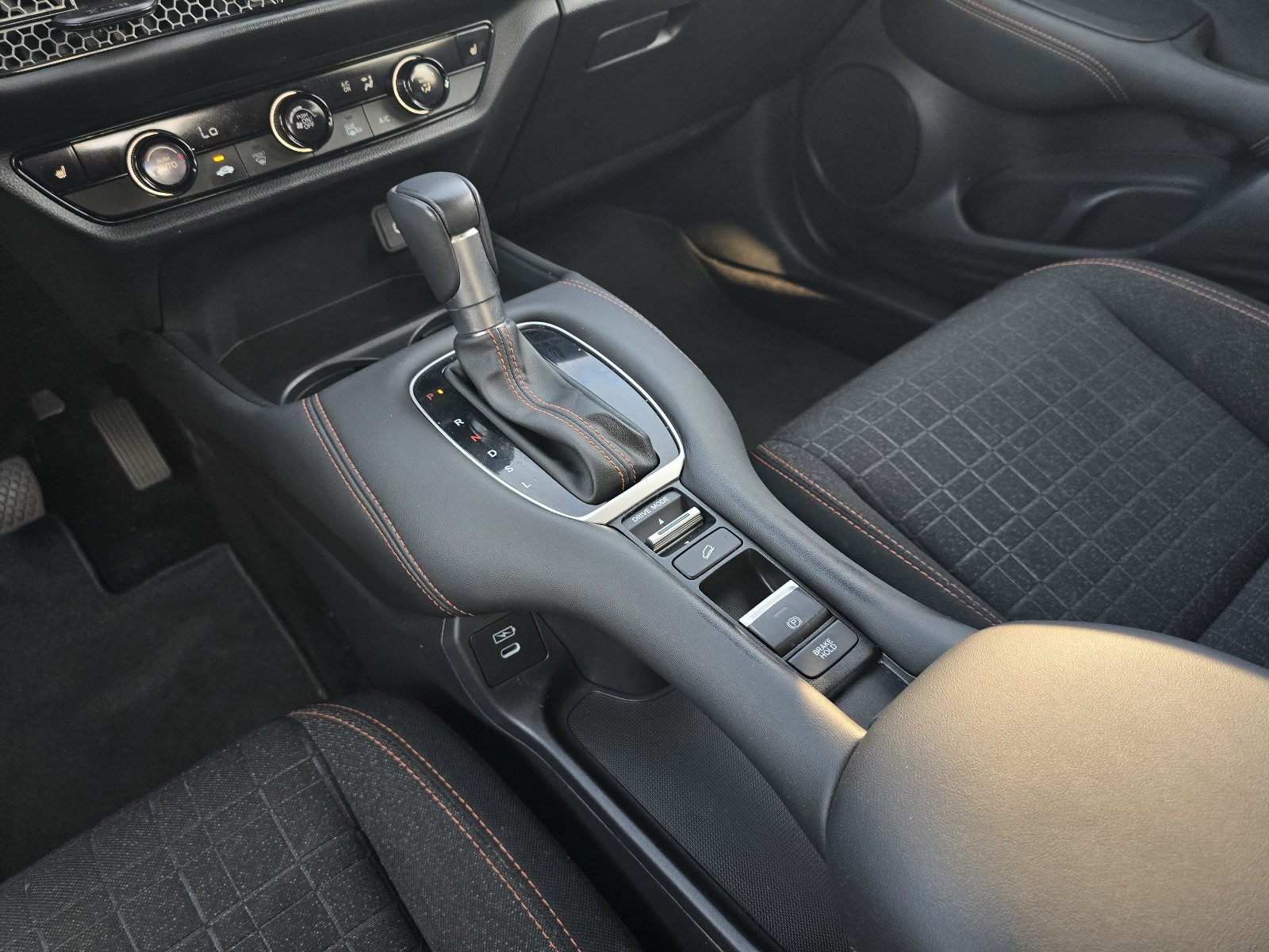 Used 2025 Honda HR-V Sport image 17