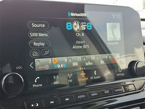 Used 2025 Nissan Pathfinder SL image 18