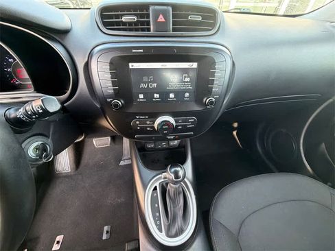 Used 2019 Kia Soul + image 25