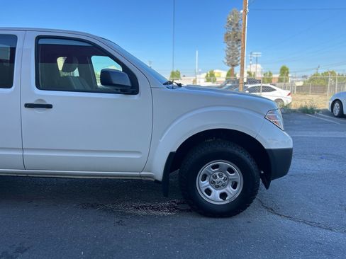 Used 2019 Nissan Frontier S RWD image 6