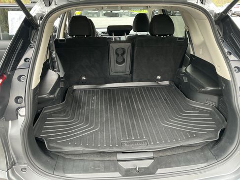 Used 2018 Nissan Rogue SV AWD/4WD image 17