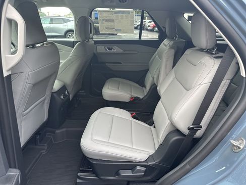New 2025 Ford Explorer Active w/ Active Comfort Package image 10