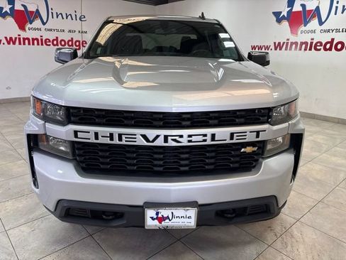 Used 2022 Chevrolet Silverado 1500 Custom RWD image 2