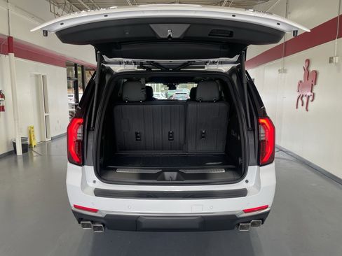 New 2026 GMC Yukon Denali w/ Sun & Power Step Package image 8