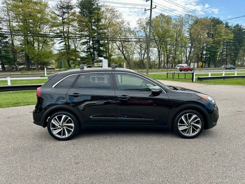 Used 2018 Kia Niro Touring FWD image 4