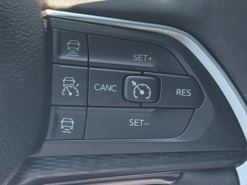 Certified 2023 Jeep Grand Cherokee L Altitude AWD/4WD image 29