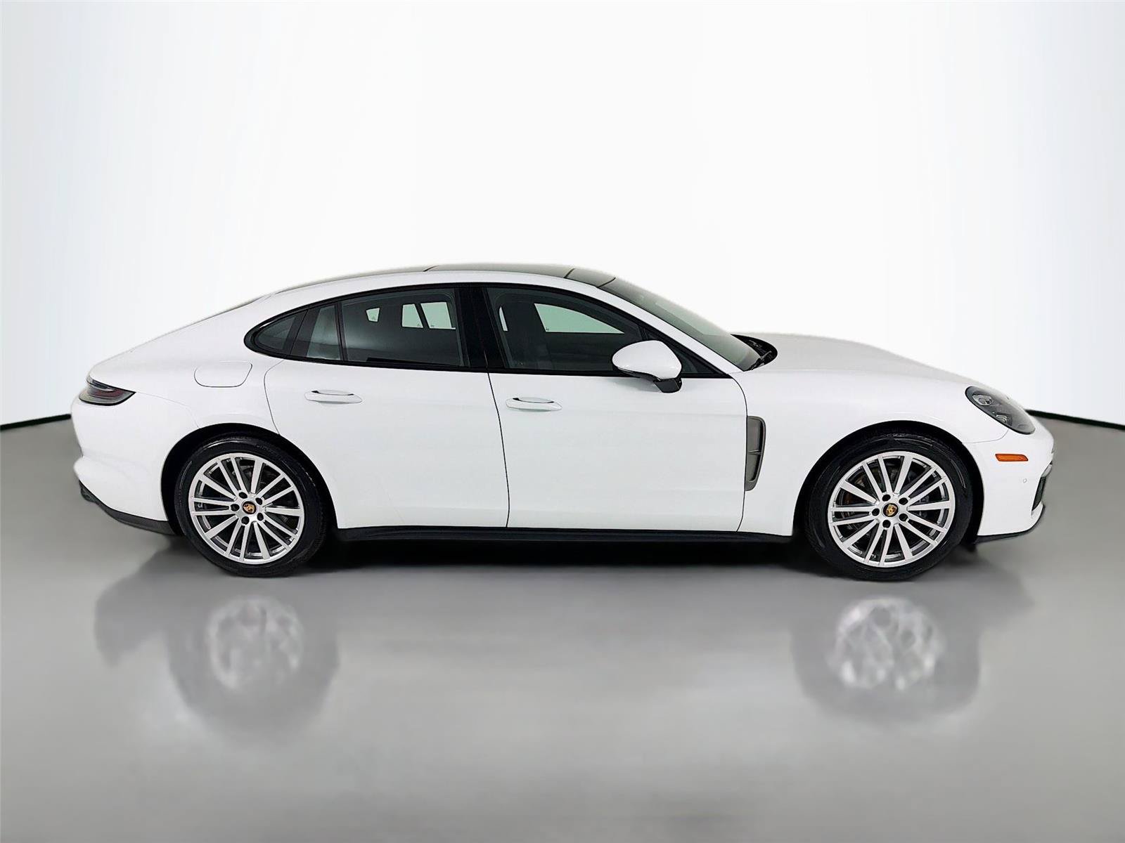 Certified 2023 Porsche Panamera 4 Platinum Edition AWD/4WD image 27