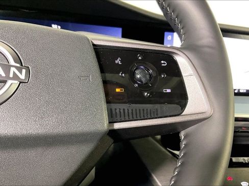 Certified 2025 Nissan Murano SL image 28