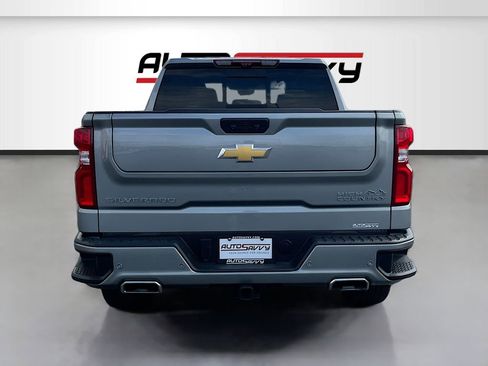 Used 2025 Chevrolet Silverado 1500 High Country AWD/4WD image 6