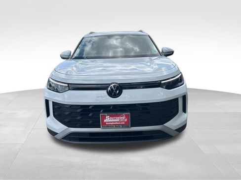 Used 2025 Volkswagen Tiguan S w/ 18" Wheel Package image 6