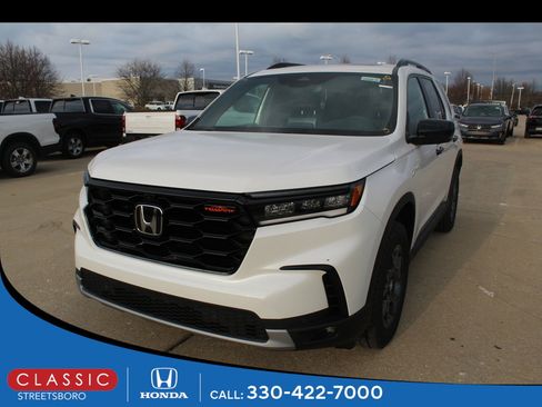 New 2025 Honda Pilot TrailSport image 1