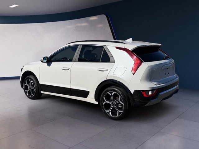 Certified 2025 Kia Niro EX Touring FWD image 3