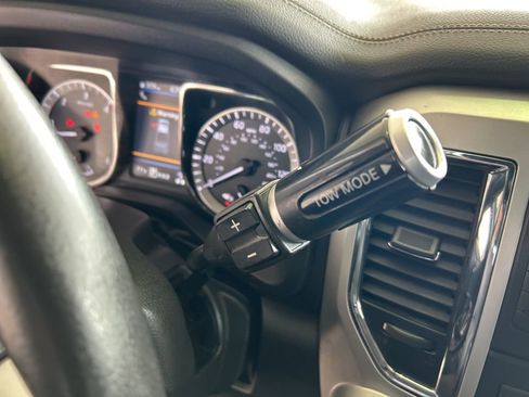 Used 2019 Nissan Titan PRO-4X w/ Pro-4x Convenience Package image 8