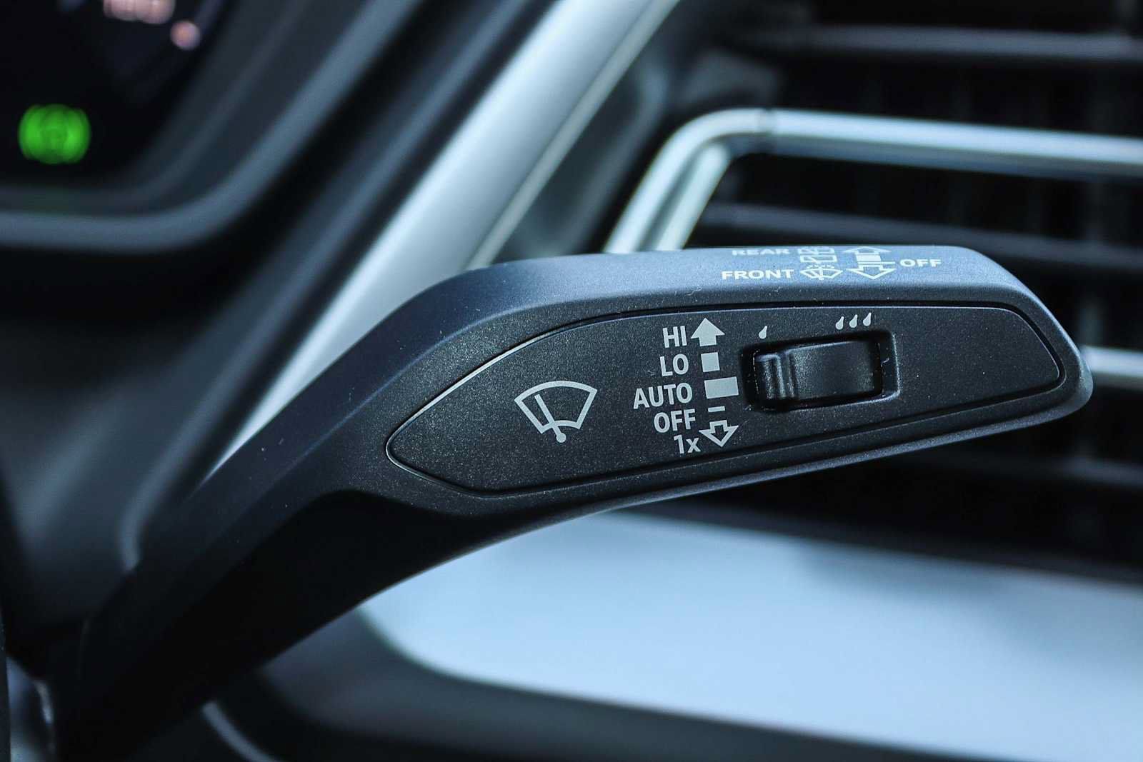 Used 2023 Audi Q4 e-tron Premium w/ Convenience Package RWD image 32
