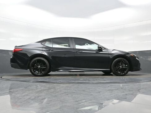 Used 2025 Toyota Camry SE image 32