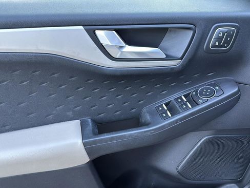 Used 2020 Ford Escape SEL image 12