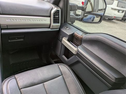 Certified 2022 Ford F450 Lariat w/ Lariat Ultimate Package image 17