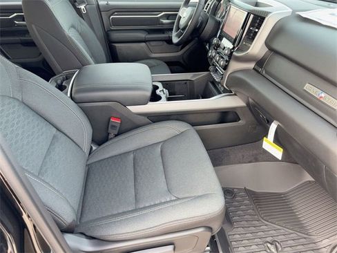 New 2026 RAM 1500 4x4 Crew Cab image 29