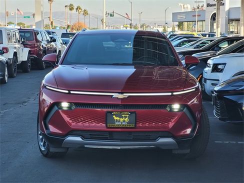 Used 2025 Chevrolet Equinox EV LT w/ Convenience Package image 2